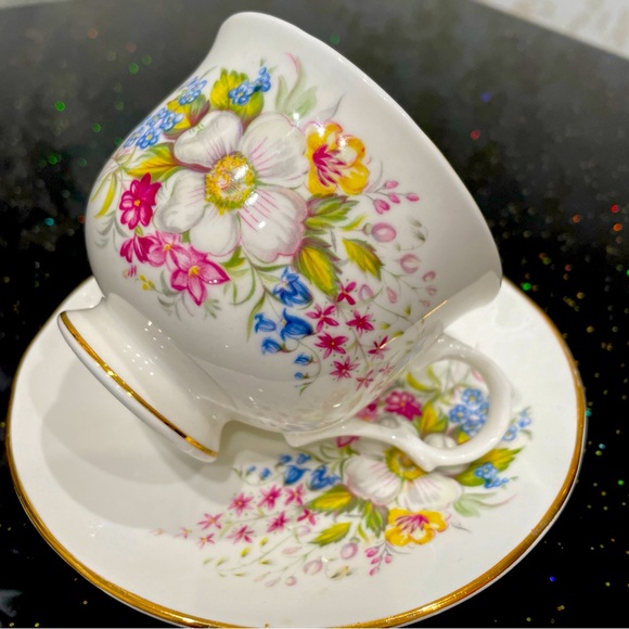 VTG Sadler Wellington Tea Cup & Saucer Floral Bone China Made In England - Picture 2 of 7